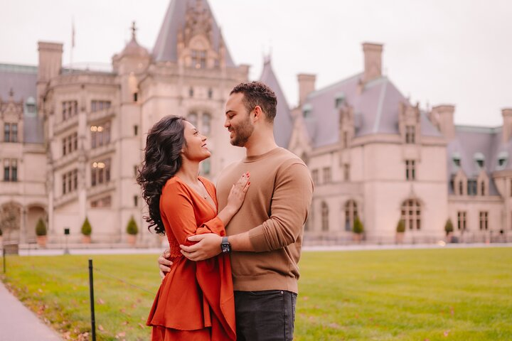 Private Vacation Photoshoot with Photographer in Asheville - Photo 1 of 22